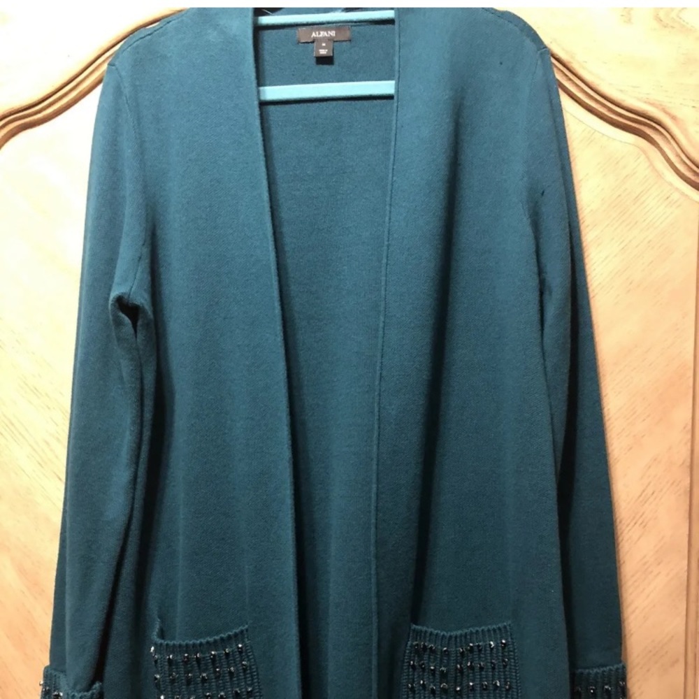 NWT WOMEN'S ALFANI CARDIGAN SIZE  MEDIUM
